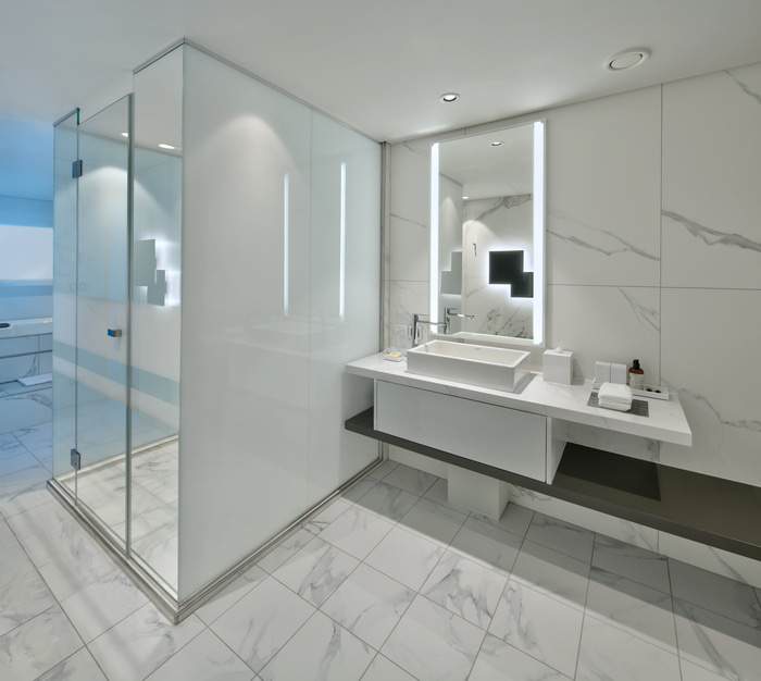 Celebrity Cruises Celebrity Beyond Penthouse Suite Bathroom ©CEL 1.jpg